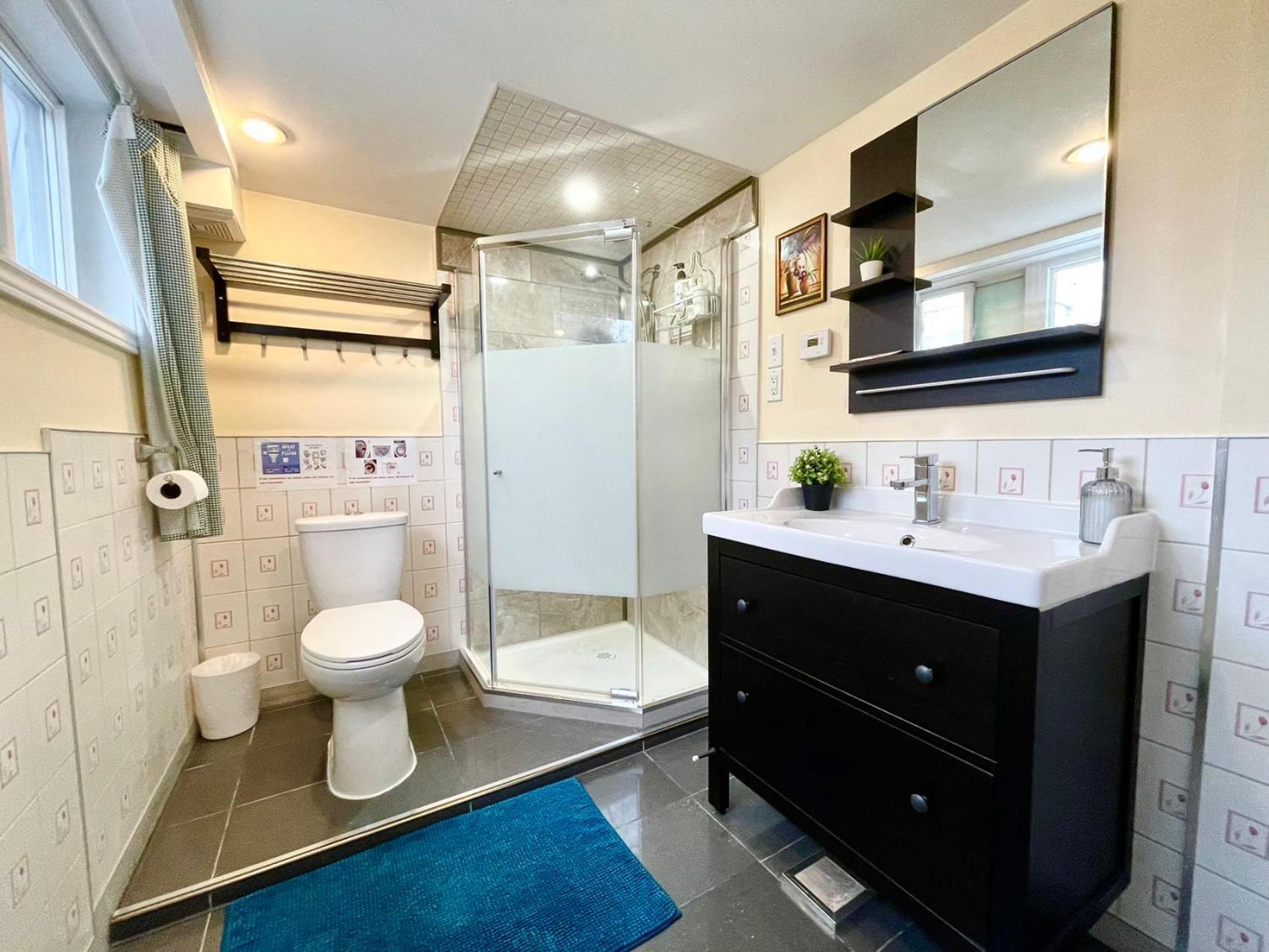 Bright&Modern Space Perfect For Couple And Family Step To Public Transit In Toronto Bagian luar foto